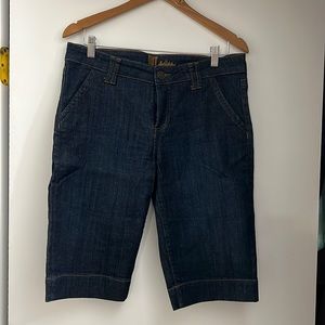 Clearance‼️ New Capris Navy Blue Denim Size 10 with pockets